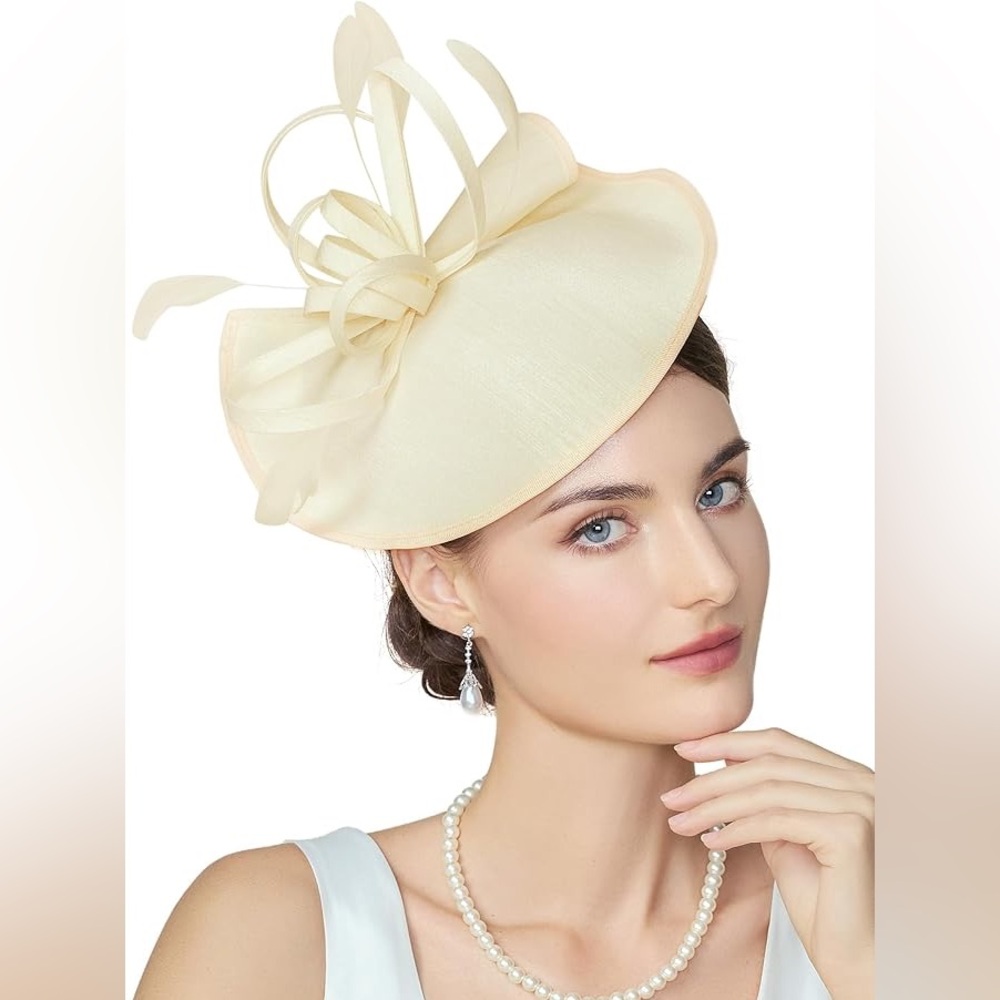 Elegant Cream Bow Fascinator